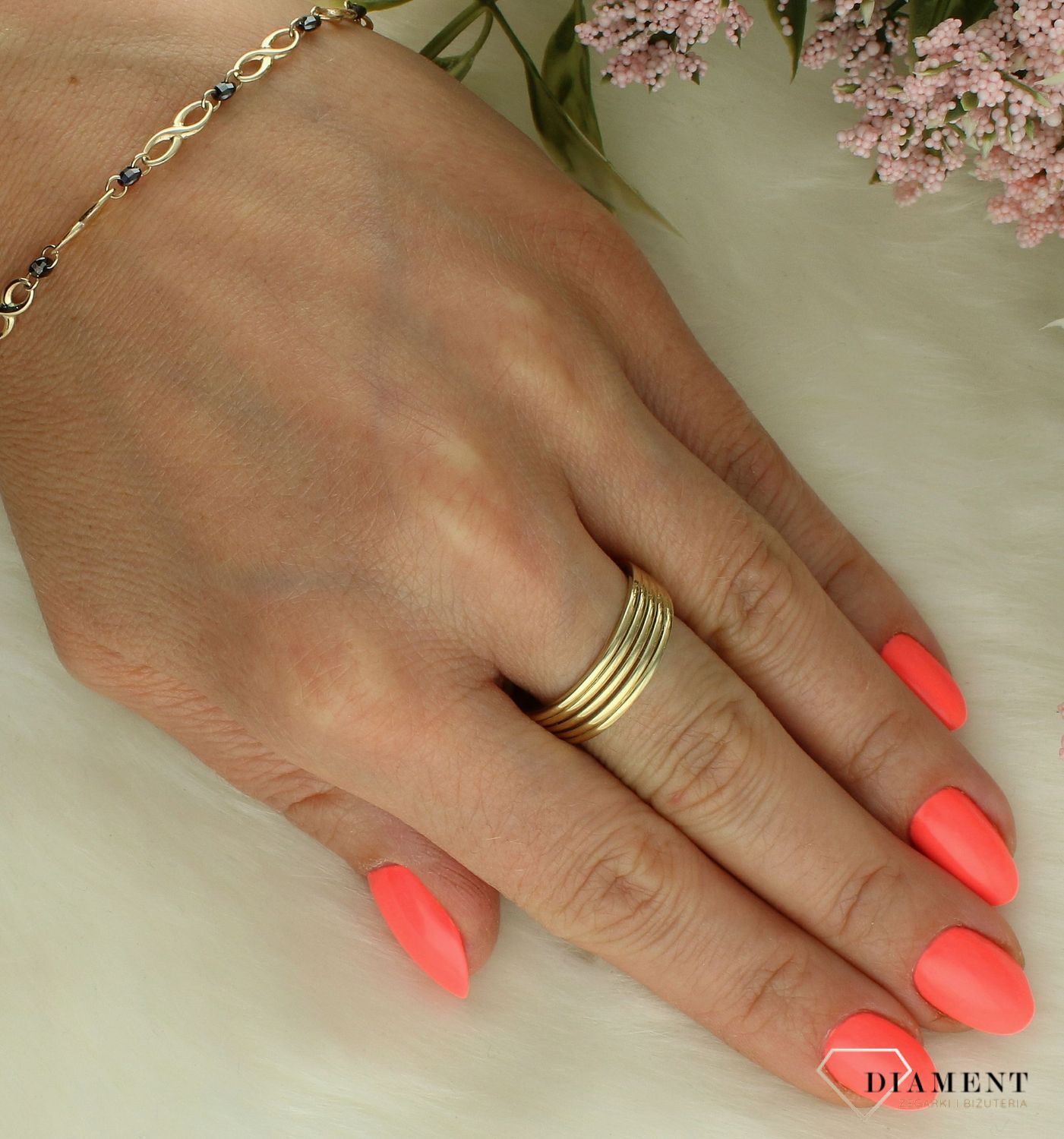 Złoty pierścionek damski. Złoty pierścionek na prezent. Pierścionek złoty dla kobiety. Złoty pierścionek próby 375 (8).jpg